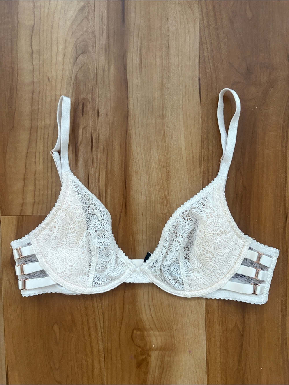 NWOT Victoria’s Secret very sexy,unlined bra